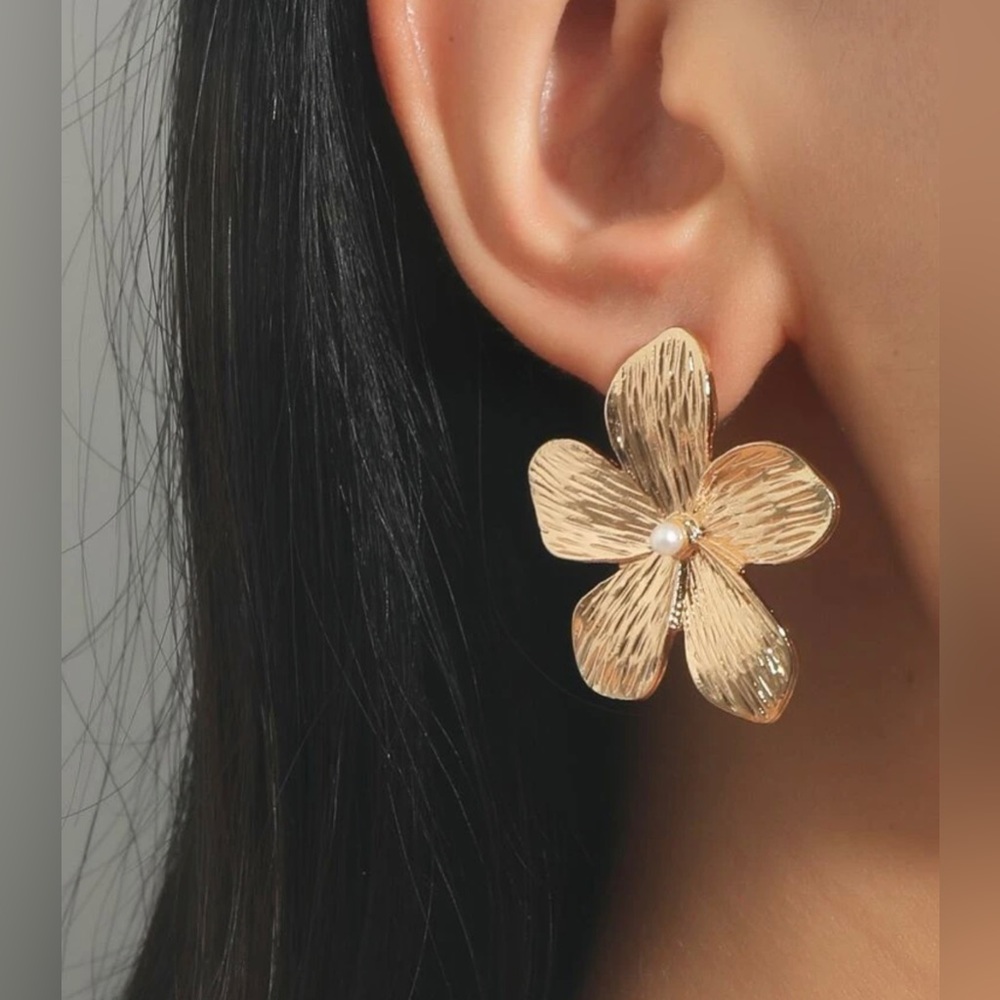 Flower Design Earrings